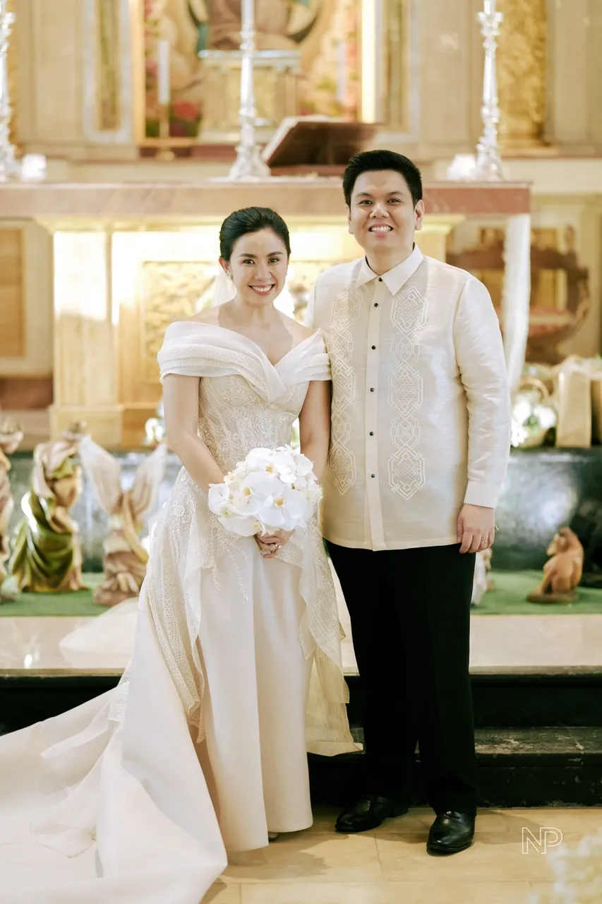 Aika’s wedding gown